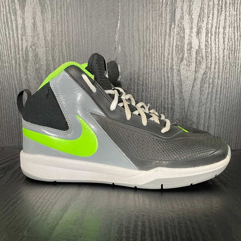 Nike Team Hustle D7 size 7Y
